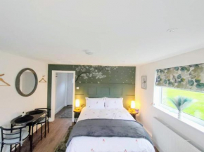 Robin's Nest Guestroom